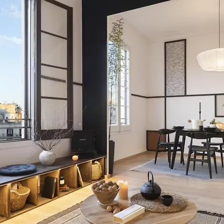 Apartment In The Heart Of *